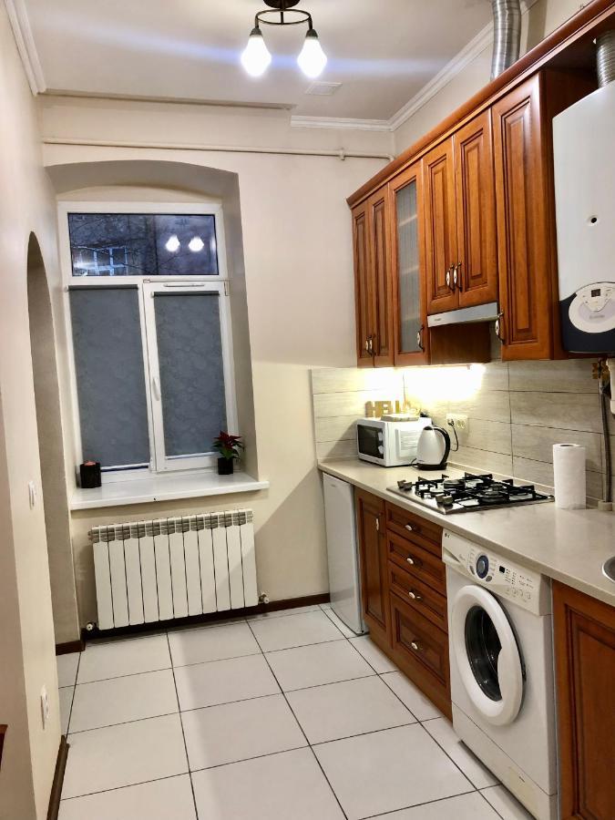 Old City Apartment With Parking Lwów Zewnętrze zdjęcie